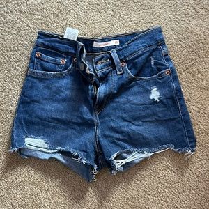Levi high rise shorts